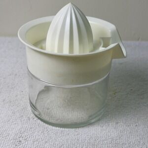 Vtg MCM Gemco Glass Lemon Juicer w/ Cream Plastic Lid & Spout 12oz USA